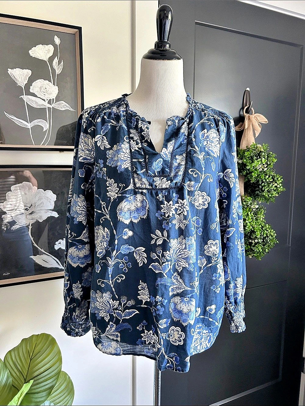 Talbots Floral Blouse in Blue & White Size Large